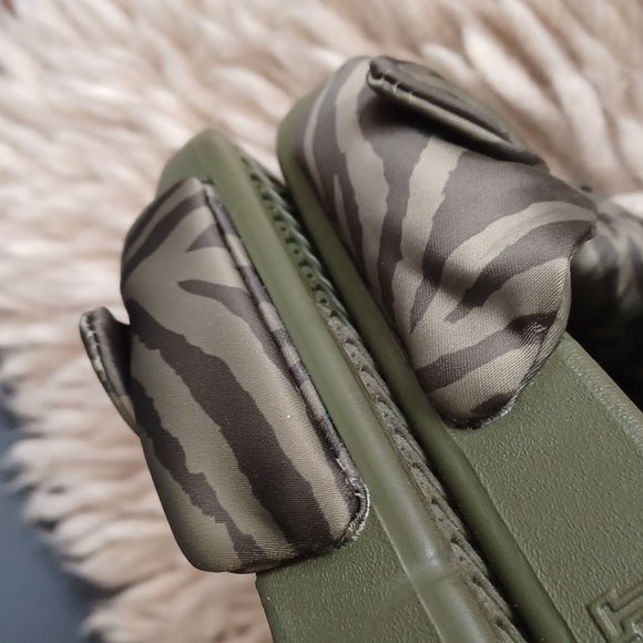 Pink Sandals - Picture 6 of 8